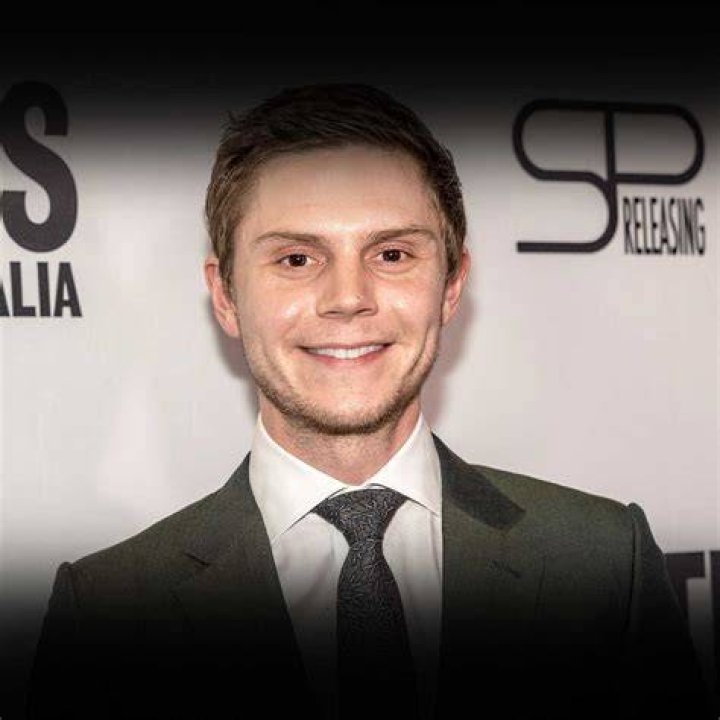 Evan Peters Net Worth 2024: A Deep Dive into the Rising Star’s Fortune
