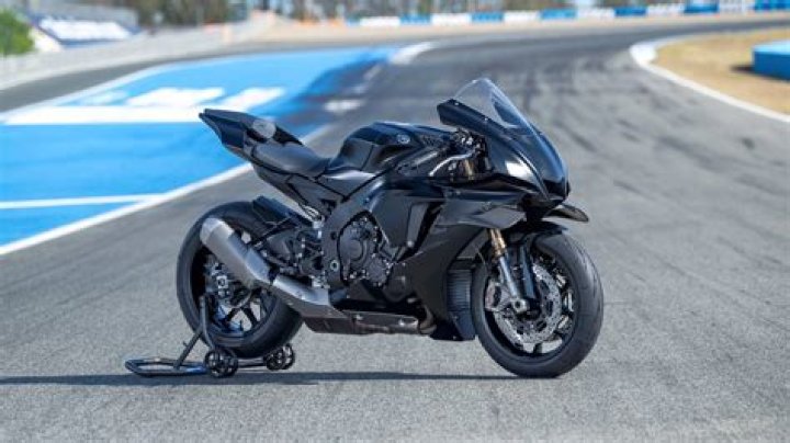 Unleashing the Beast: The Fully Carbon Fiber Yamaha R1 Dual Procharged Top Speed