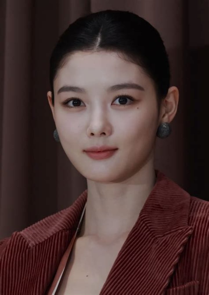 Yoo Jung II: The Rising Star of Korean Entertainment